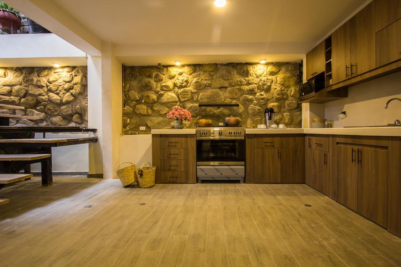 Pensión Luna House