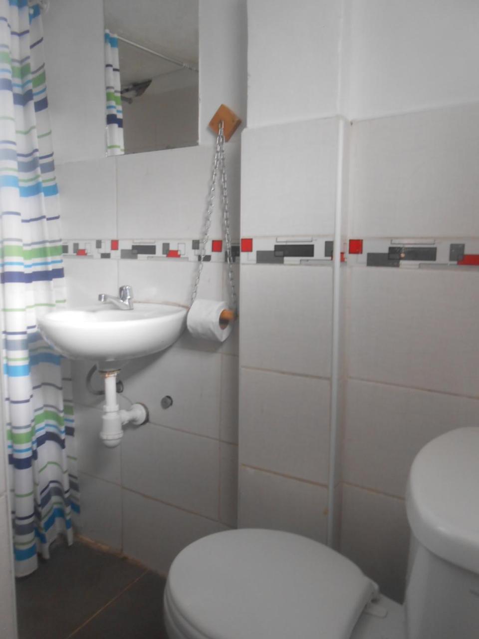 Hostal Deyvi's House De Plaza *
