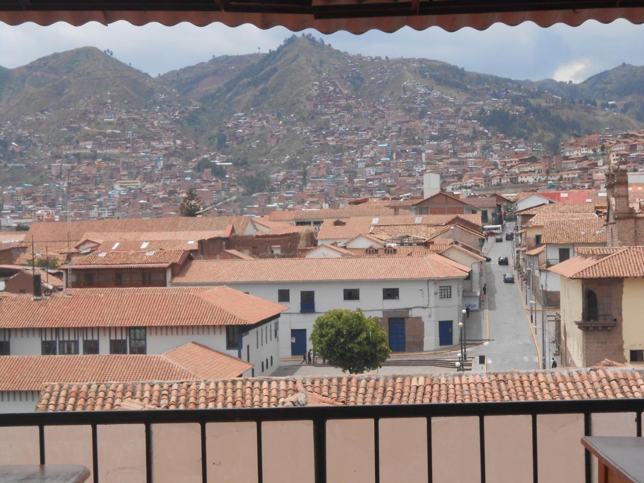 Deyvi's House De Plaza Hostal Cuzco