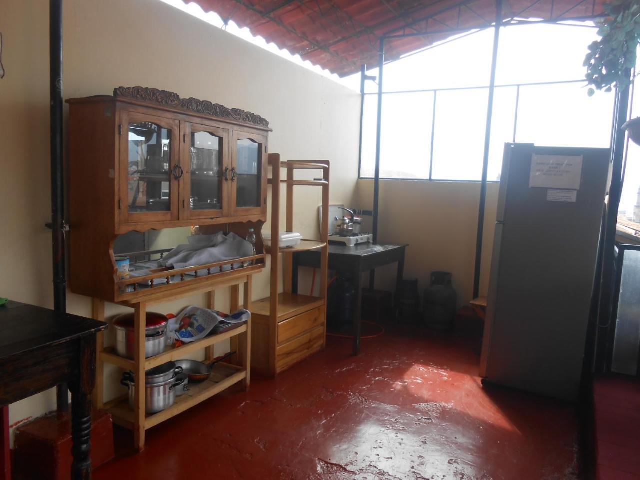 Hostal Deyvi's House De Plaza