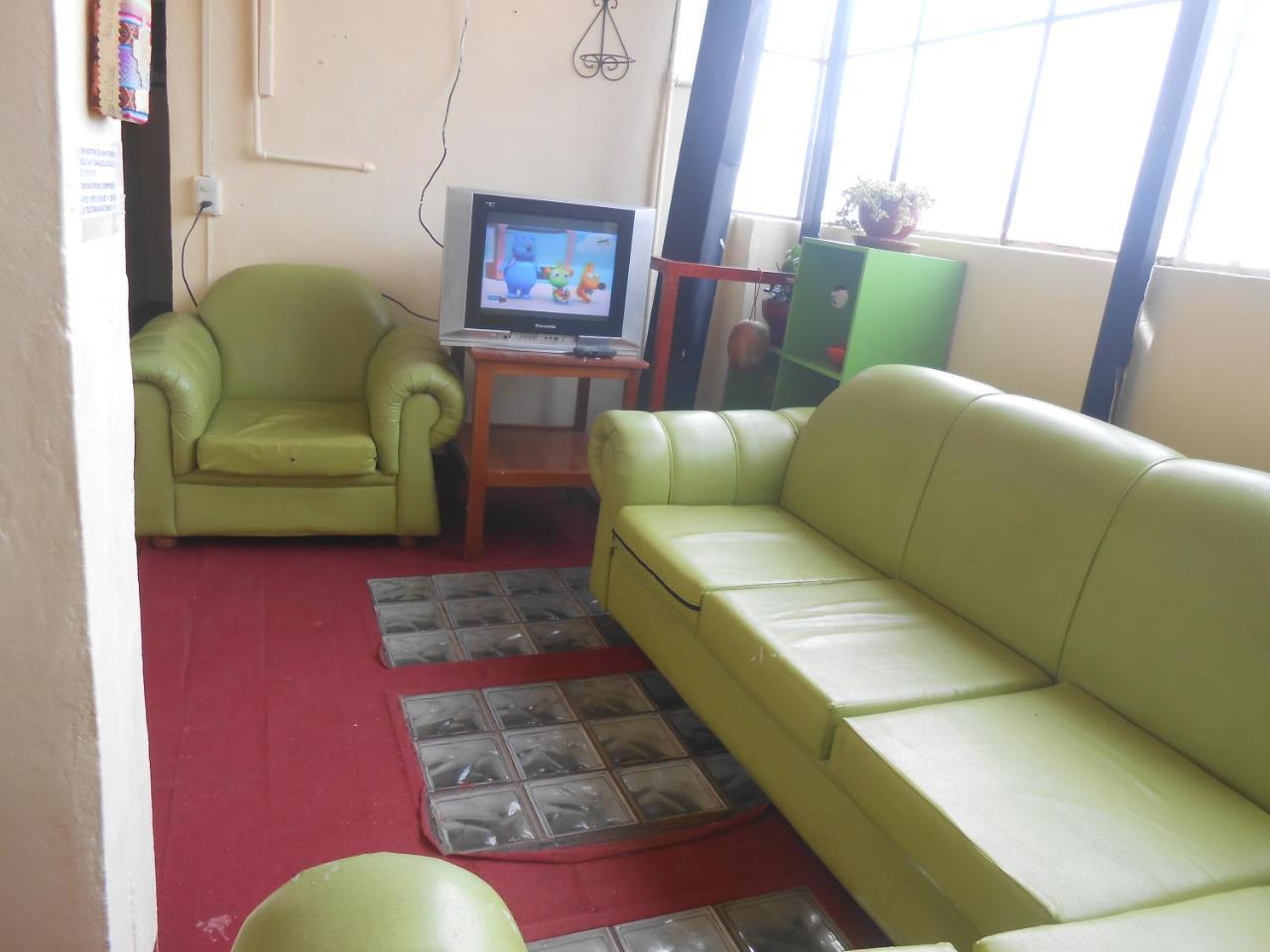 Hostal Deyvi's House De Plaza
