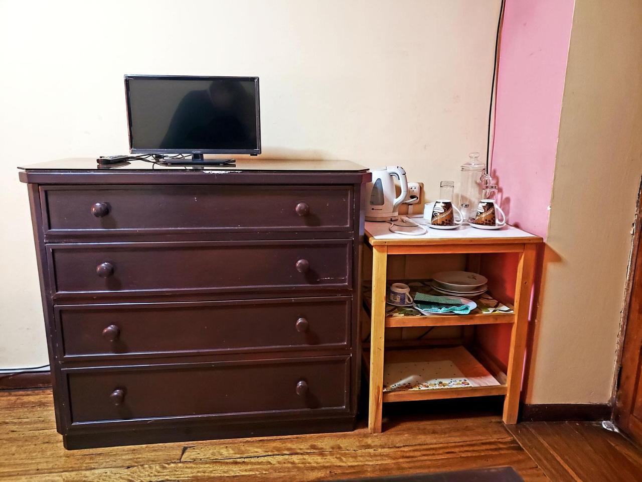 Hostel La Nuit Home *