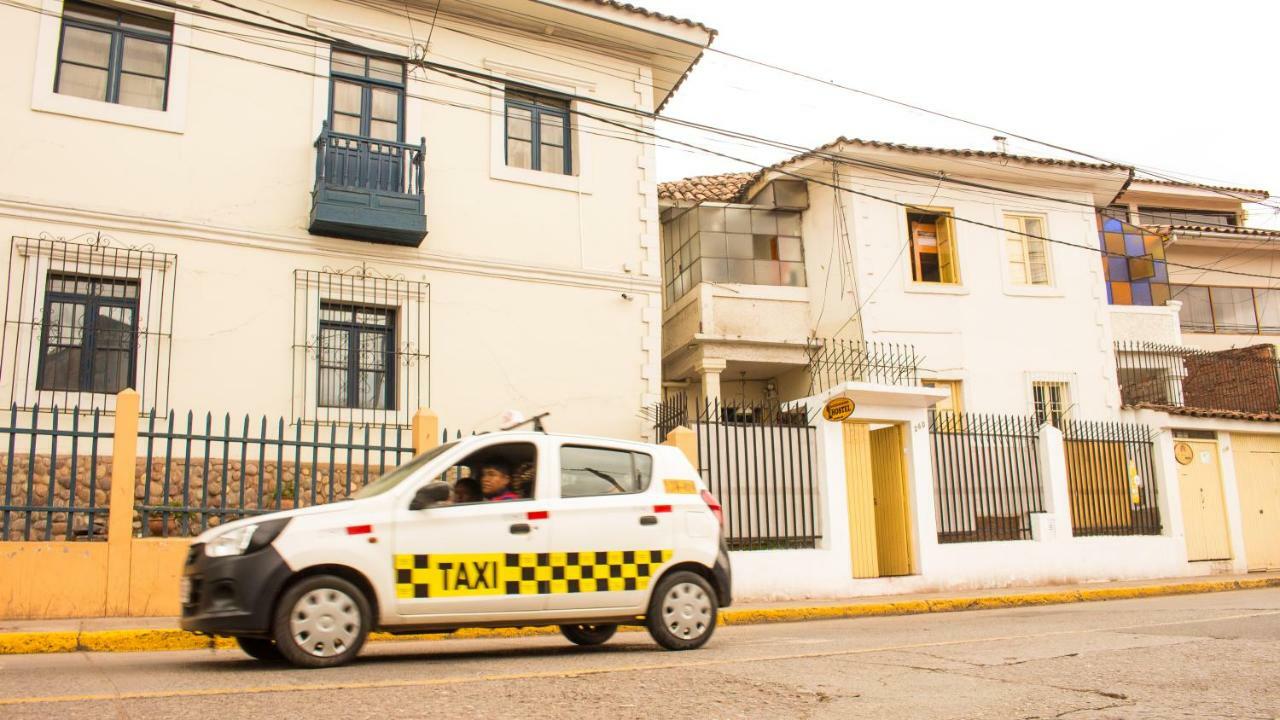 Hostel La Chola