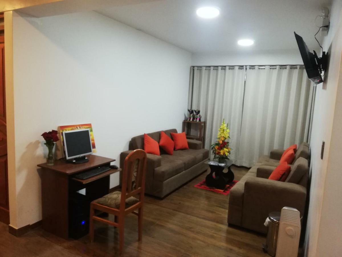 Hostel Real House *