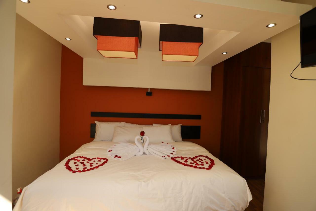 Capac Ii Hotel