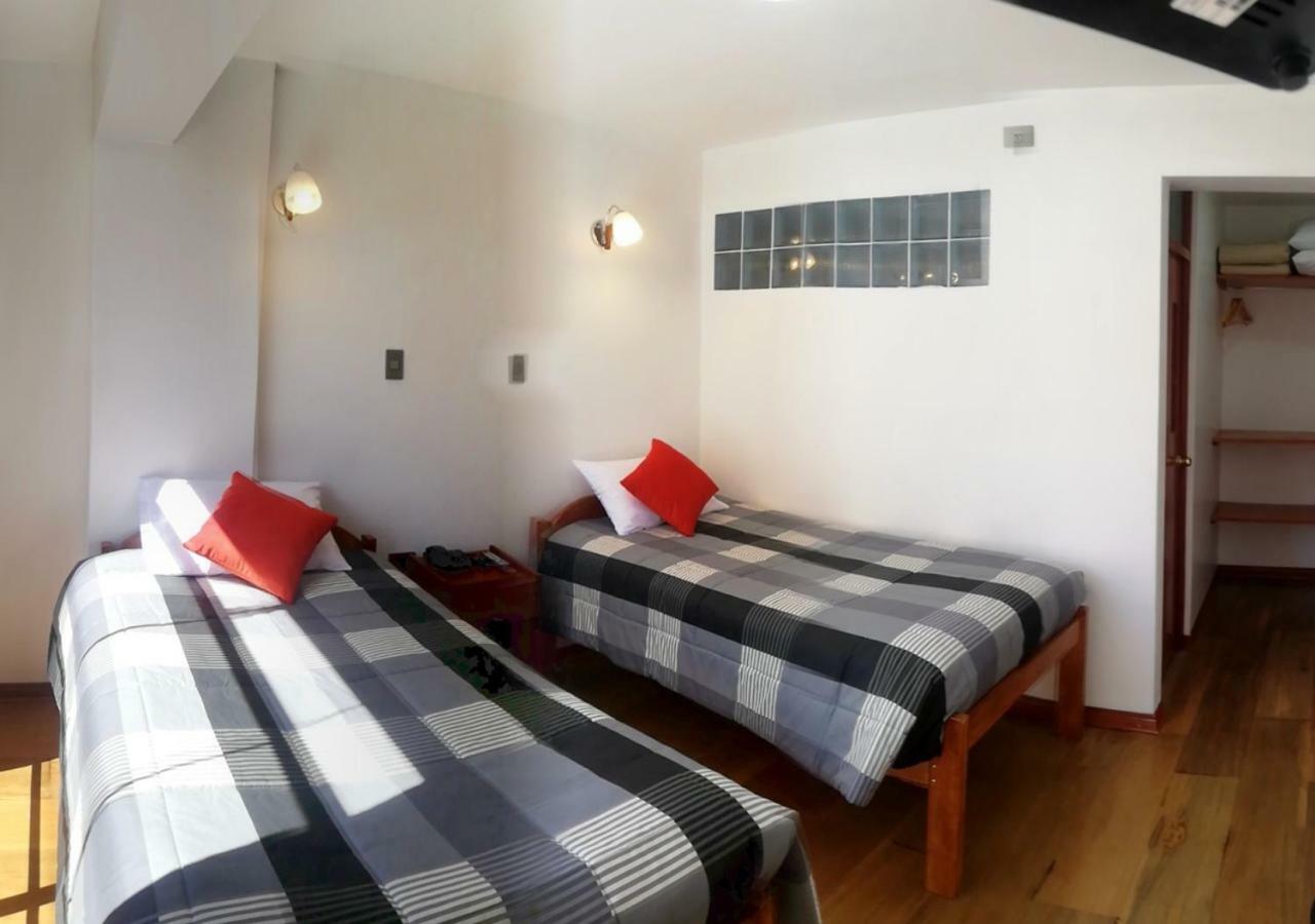 Hostel Real House