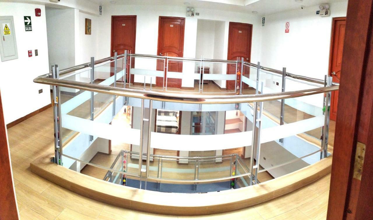 Hostel Real House *